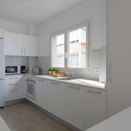 Frente A La Playa De Canteras S3 * Las Palmas / Gran Canaria