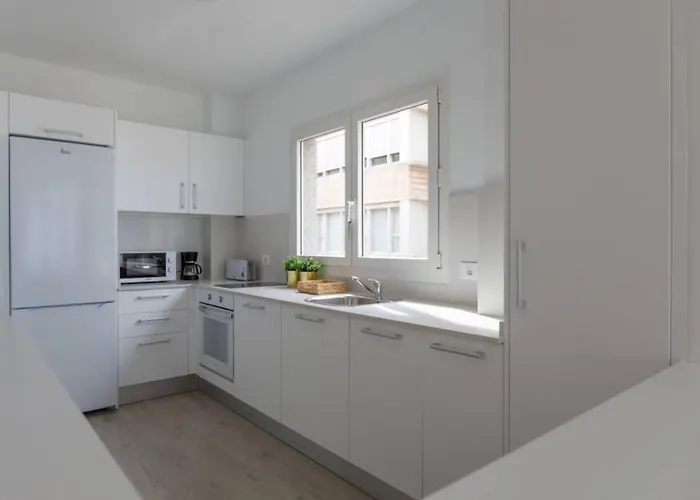 Frente A La Playa De Canteras S3 * Las Palmas